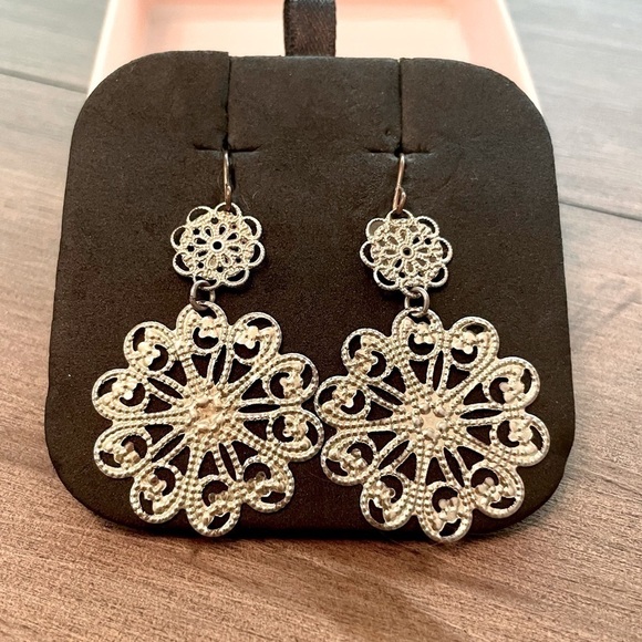 FLOWER Long Earrings - Picture 1 of 3